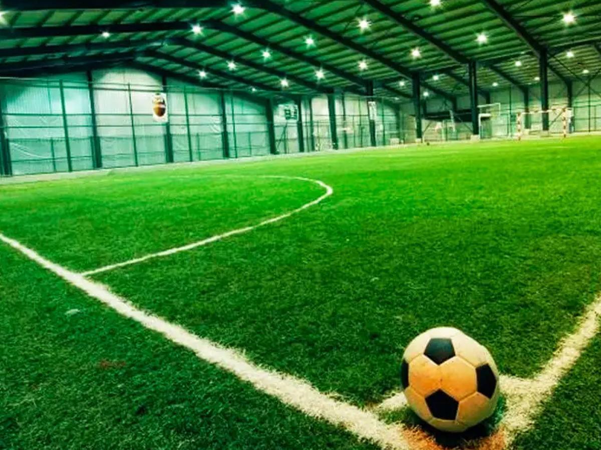 Joven hondureño muere en una cancha de fútbol rápido: Pidió cambio porque se sentía mal y falleció