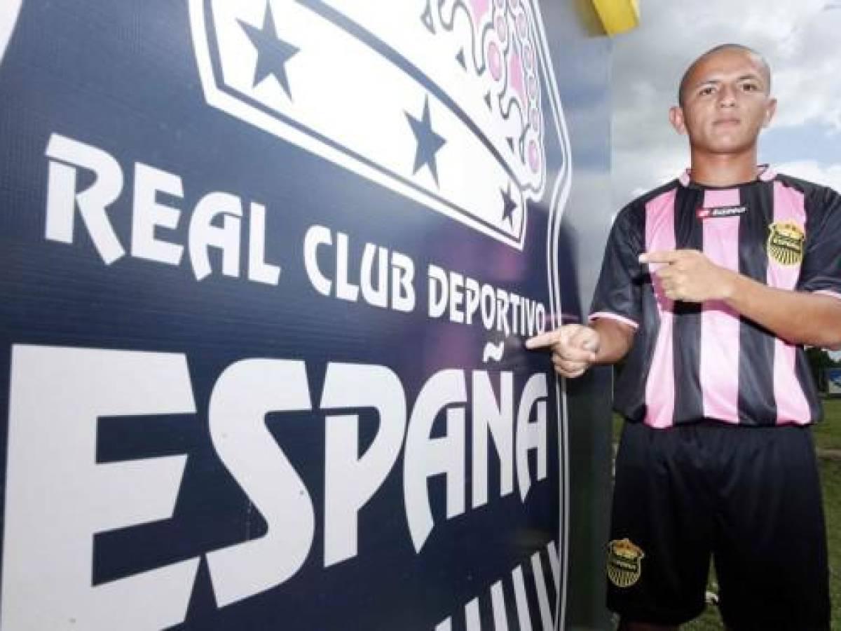 FIFA lo llamó el doble de Roberto Carlos: así es la vida del hondureño que fue engañado y estafado en México