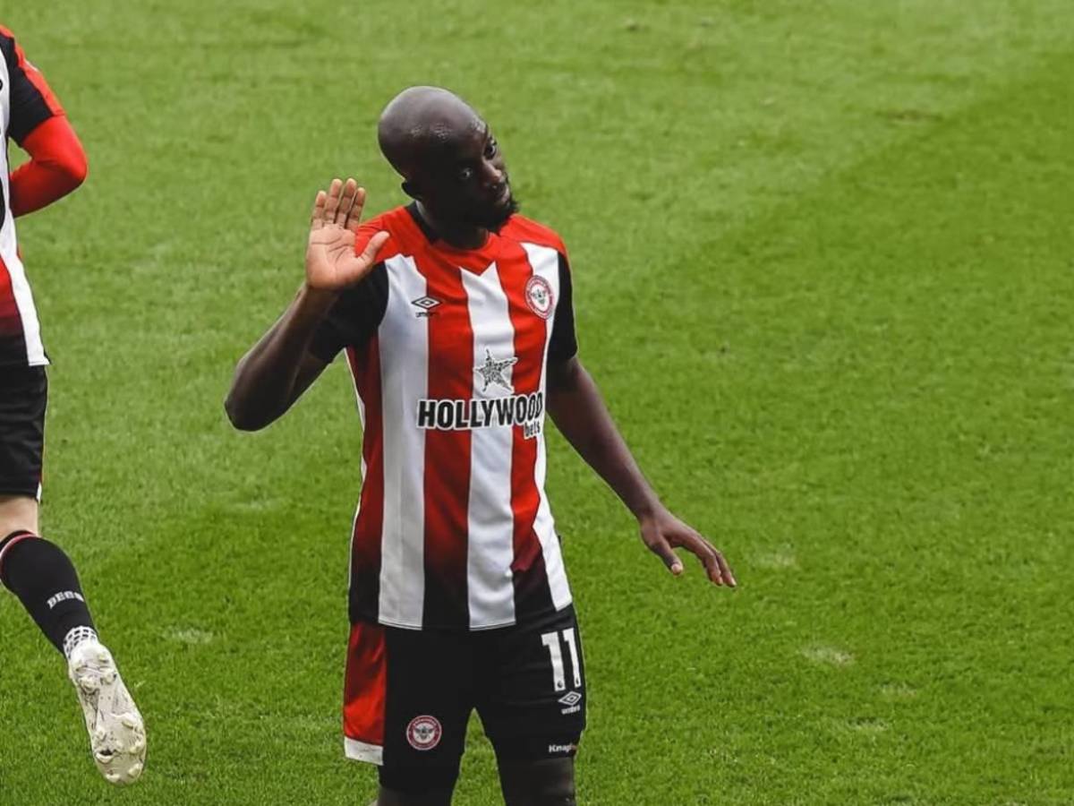 Mujer arrojó ácido al delantero de moda en Inglaterra y este fue el horrible motivo: vivió una pesadilla