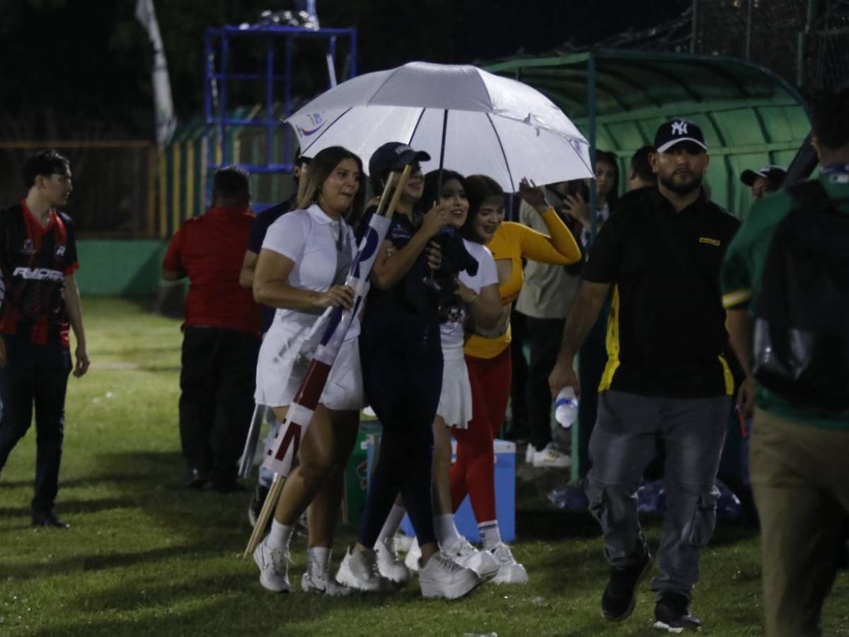 Mujer policía causa furor, promesa de Olimpia sorprende y Benguché responde insulto en el estadio Rubén Deras