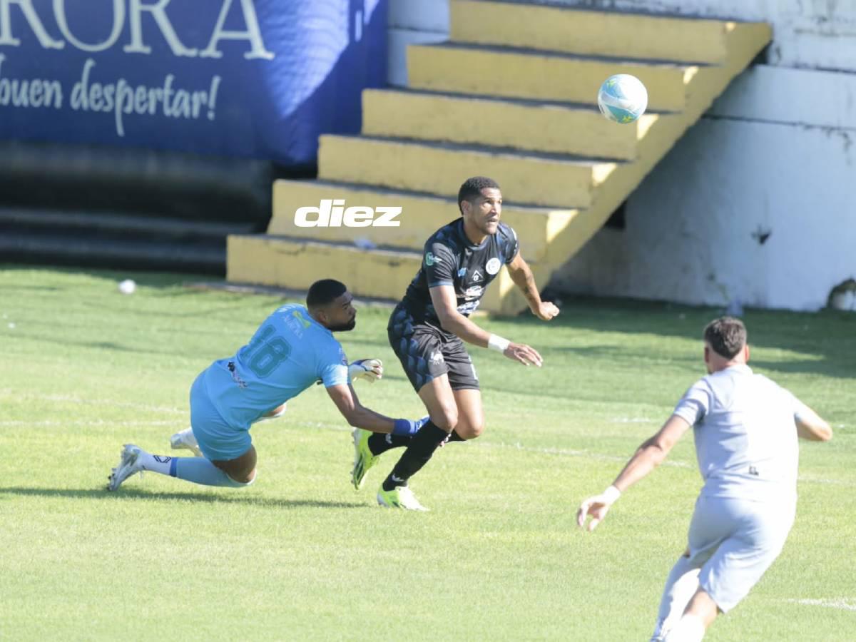 Yaudel Lahera perdonó en los primeros minutos contra Platense. Foto Neptalí Romero.