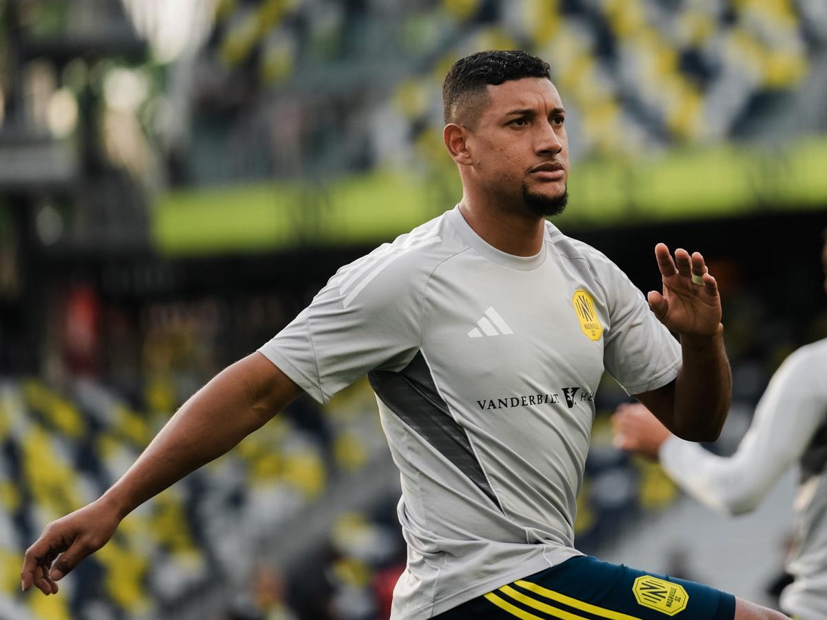 Bryan Acosta regresa a las canchas después de su lesión y debuta con el Nashville SC de la MLS
