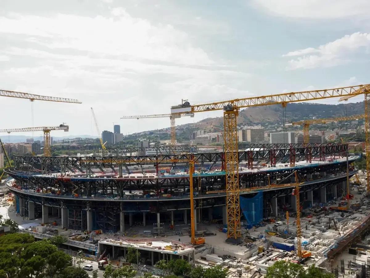 Golpe en Barcelona: murió trabajando en el Camp Nou y revelan la causa