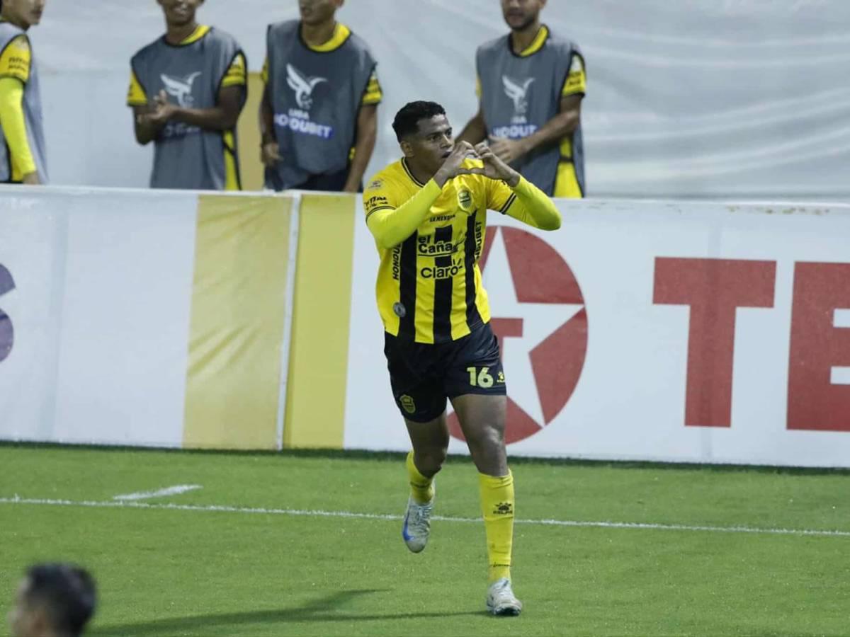 La polémica jugada de Olimpia que reclama Patón, diluvios en los estadios y las bellas modelos que se mojaron en Choluteca