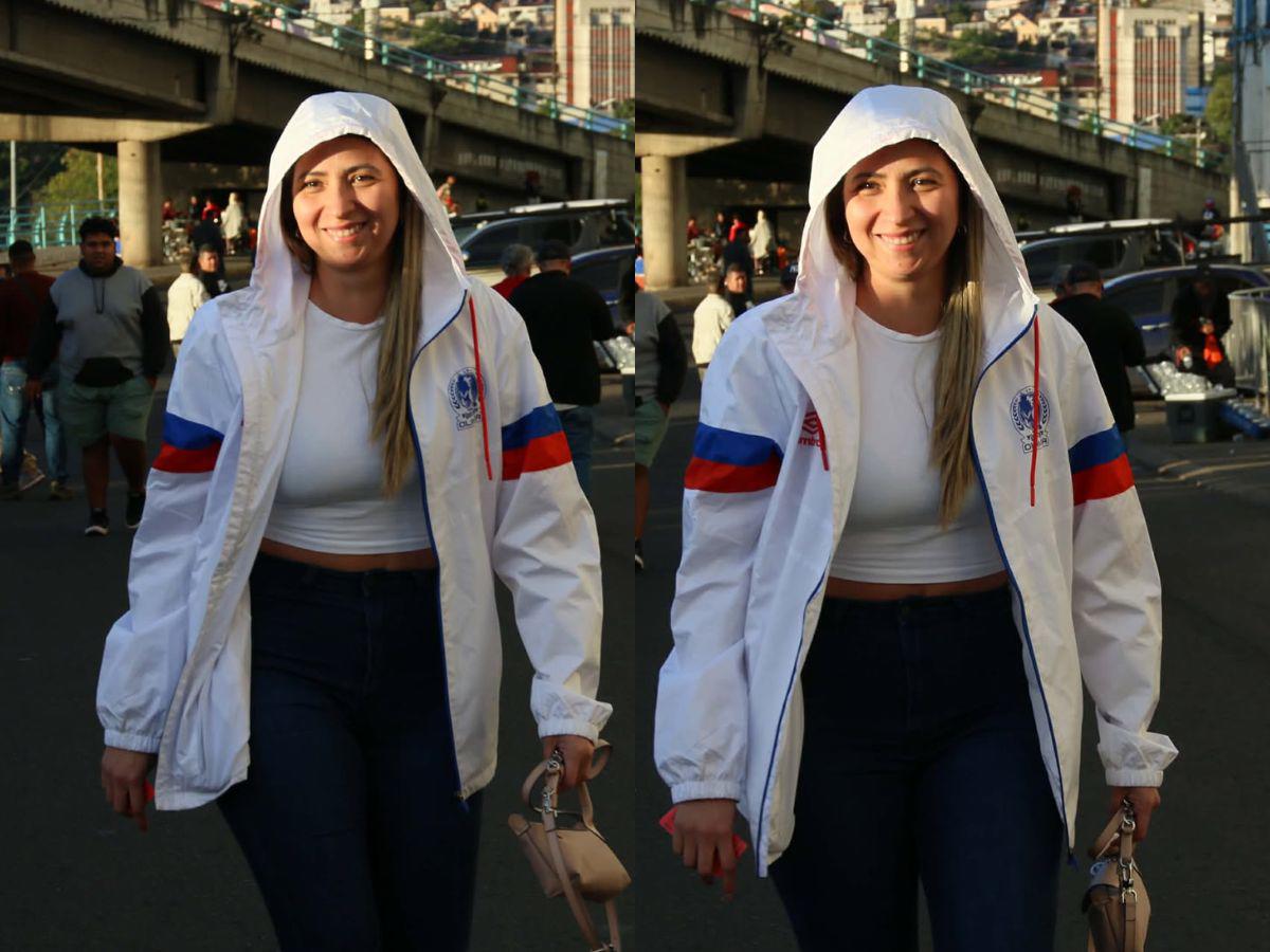 ¡Te vas a enamorar! Chicas bellas del Olimpia y América causan furor en el Estadio Nacional por Concacaf