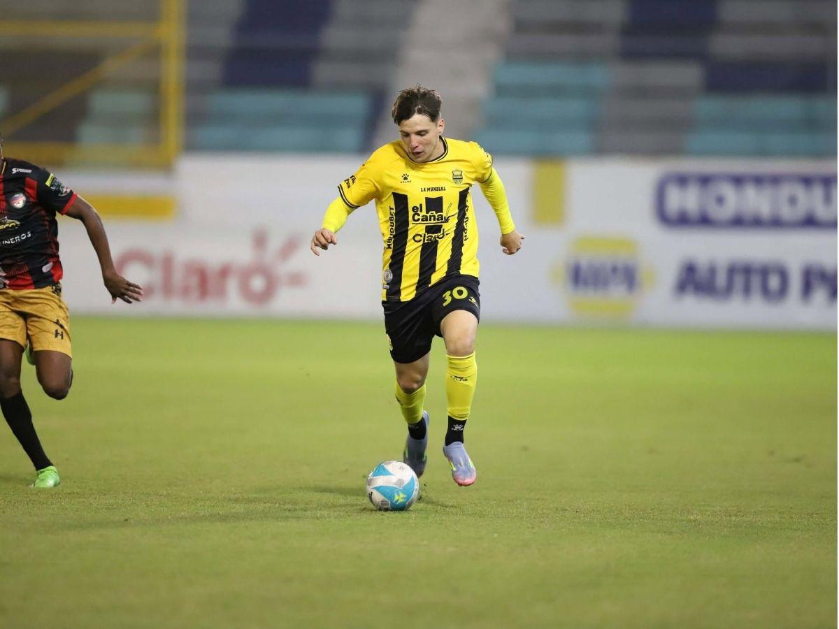 El hincha que casi provoca una tragedia, pancarta pidiendo perdón, preciosa de palco y el karaoke antes de recibir a LAFC