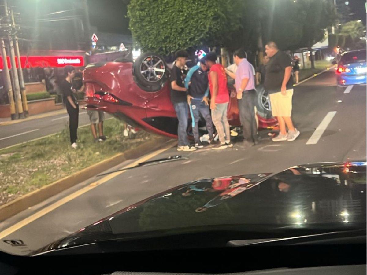 ¡El carro de Clever Portillo quedó destruido! Las fotos que dejó el terrible accidente de tránsito del jugador del Motagua