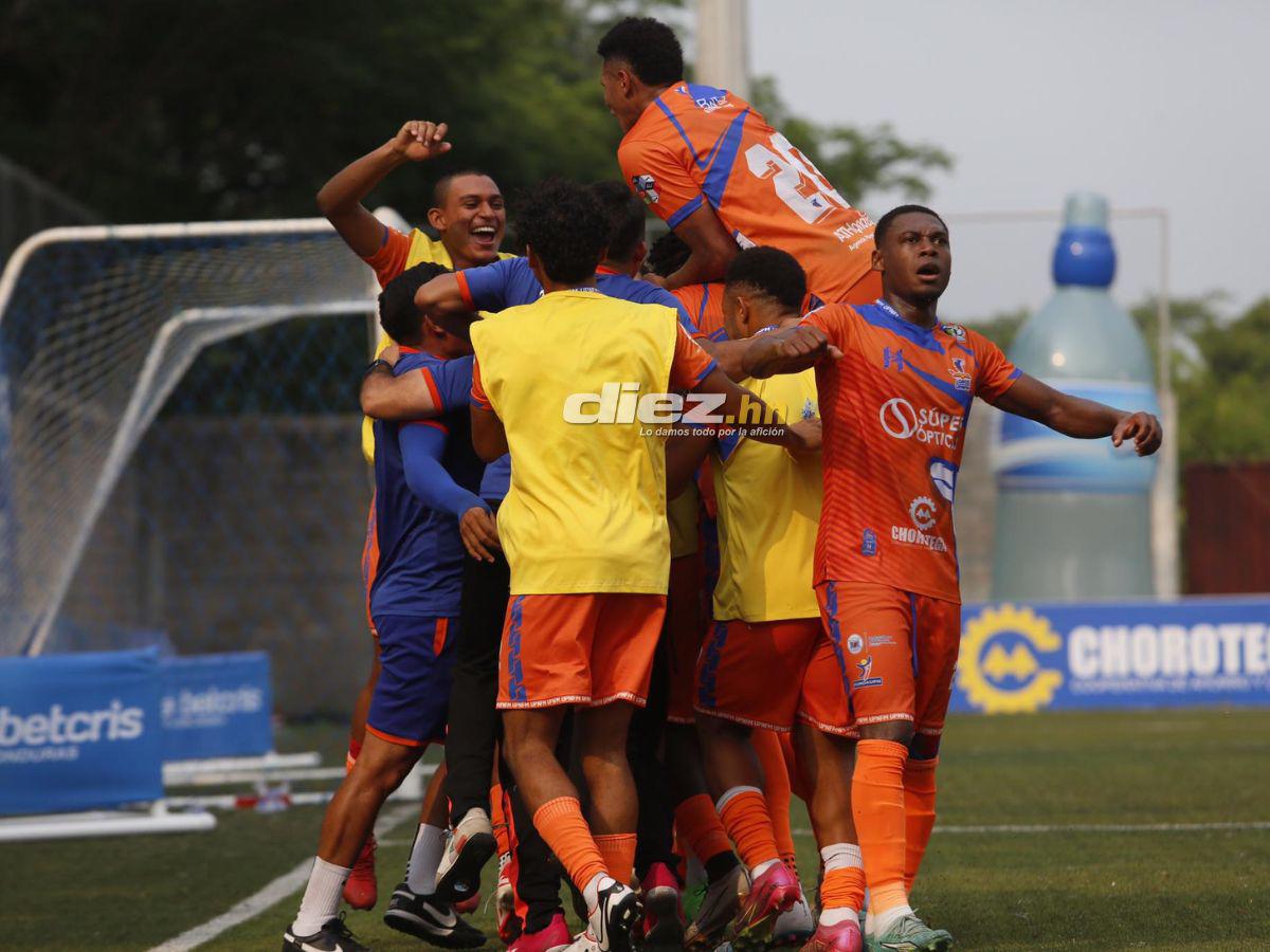 Lobos UPNFM vapuleó al Vida y logró la gesta de salvar la categoría en la Liga Nacional de Honduras. FOTOS: Marvin Salgado | Esaú Ocampo.