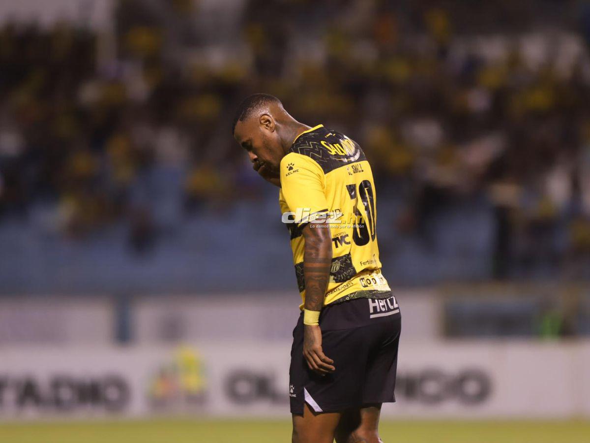 No se vio en TV: La bronca de Carlos Small, tristeza en Real España, locura de Rony Martínez y las hermosas policías en el Olímpico