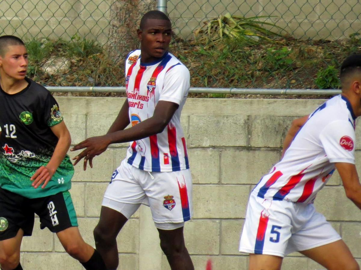 Nibiri Martínez, de 22 años, se formó como jugador en el Motagua.