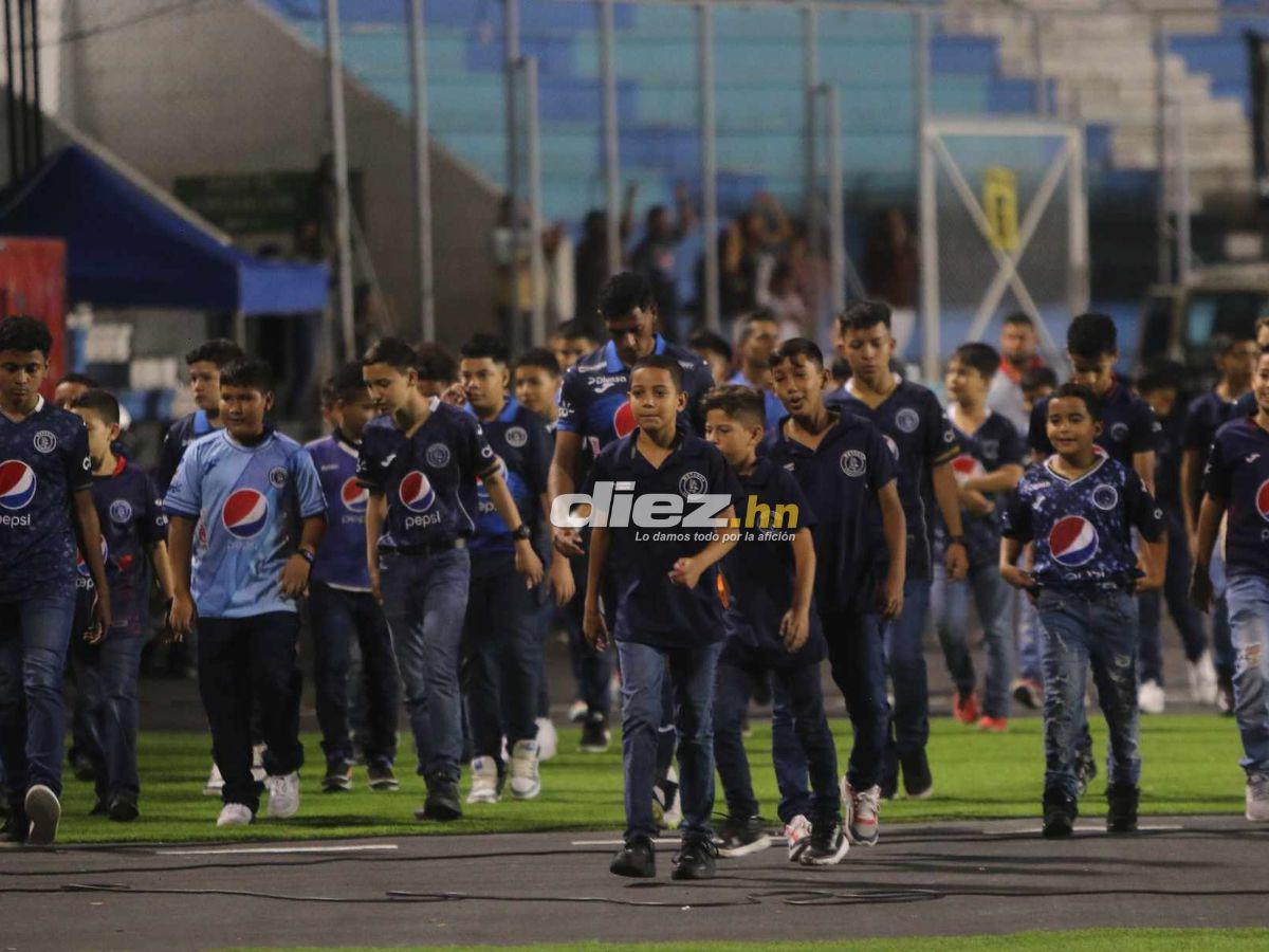 No se vio en TV: Bronca de Auzmendi, las bellas hinchas de Real Sociedad y la frustración del Motagua en el Nacional
