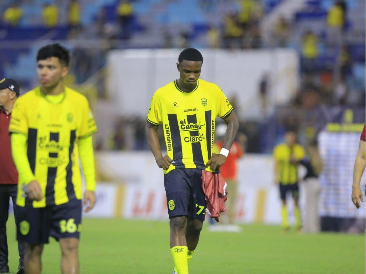 Bronca de aficionados con jugador de Real España afuera del Estadio Morazán y futbolistas aurinegros rompen en llanto