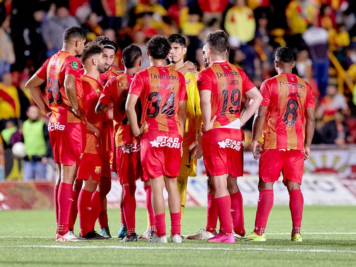 El legionario hondureño que levanta la mano para la ‘H’; destaca en grande de Costa Rica y anotó doblete