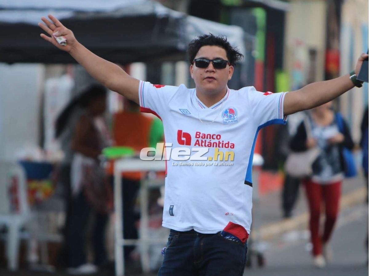 Descomunal show de la Ultra Fiel: así es el infierno que le preparó la afición de Olimpia al Antigua por Copa Centroamericana