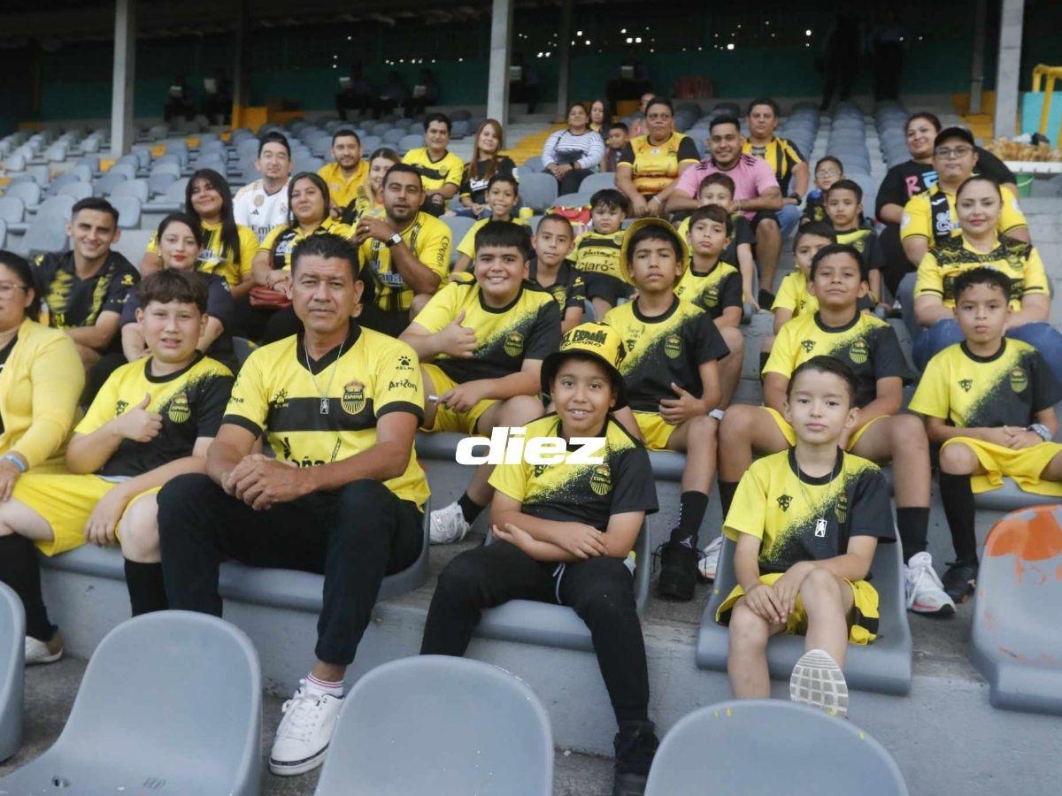 Los invitados especiales de Real España, captan hermosa luna, la pareja enamorada y Buba López fue sorprendido