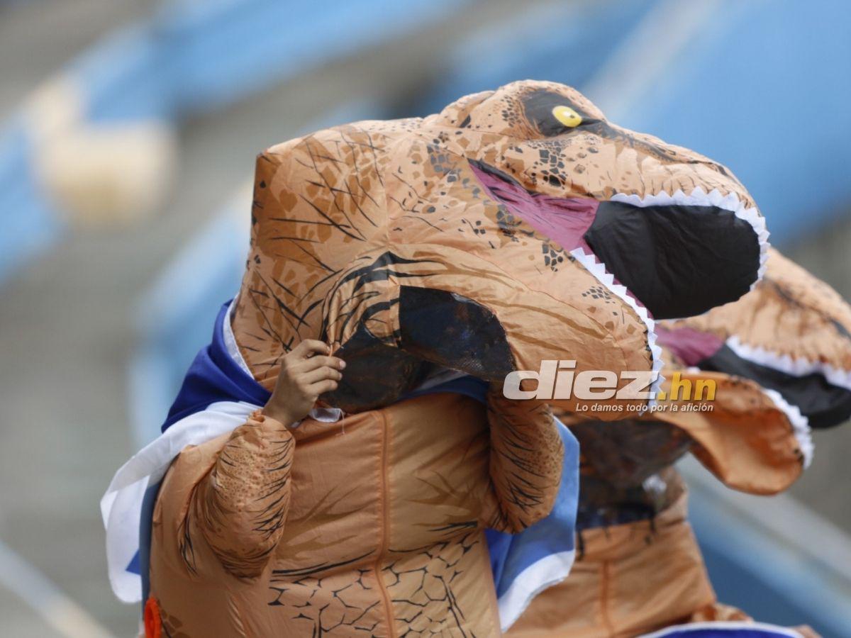 Las guapas que cautivaron en el Marathón-Victoria y la mascota del verde al descubierto: ¡polémica en el Olímpico!