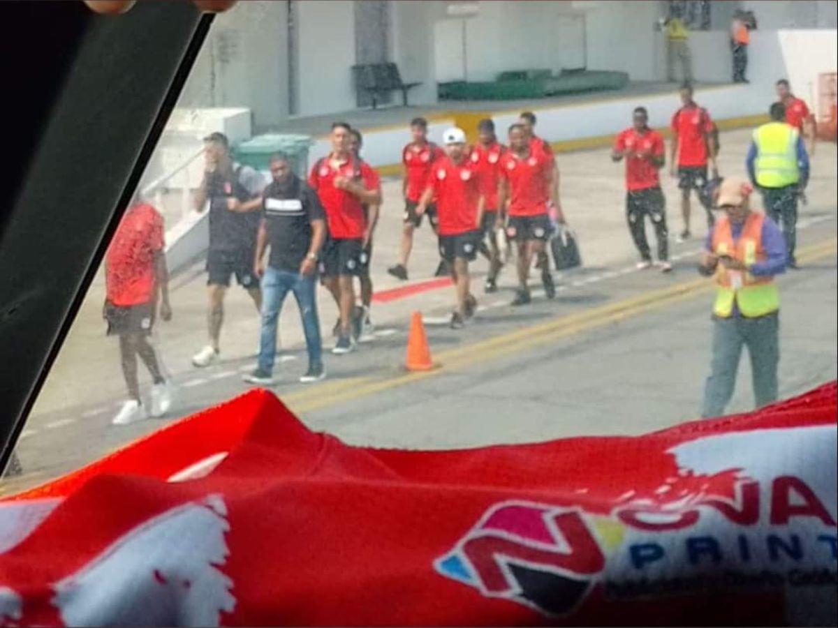 Vida causó furor: así fue la aventura cocotera que viajó en avión con el objetivo de salvarse del descenso ante Lobos UPNFM