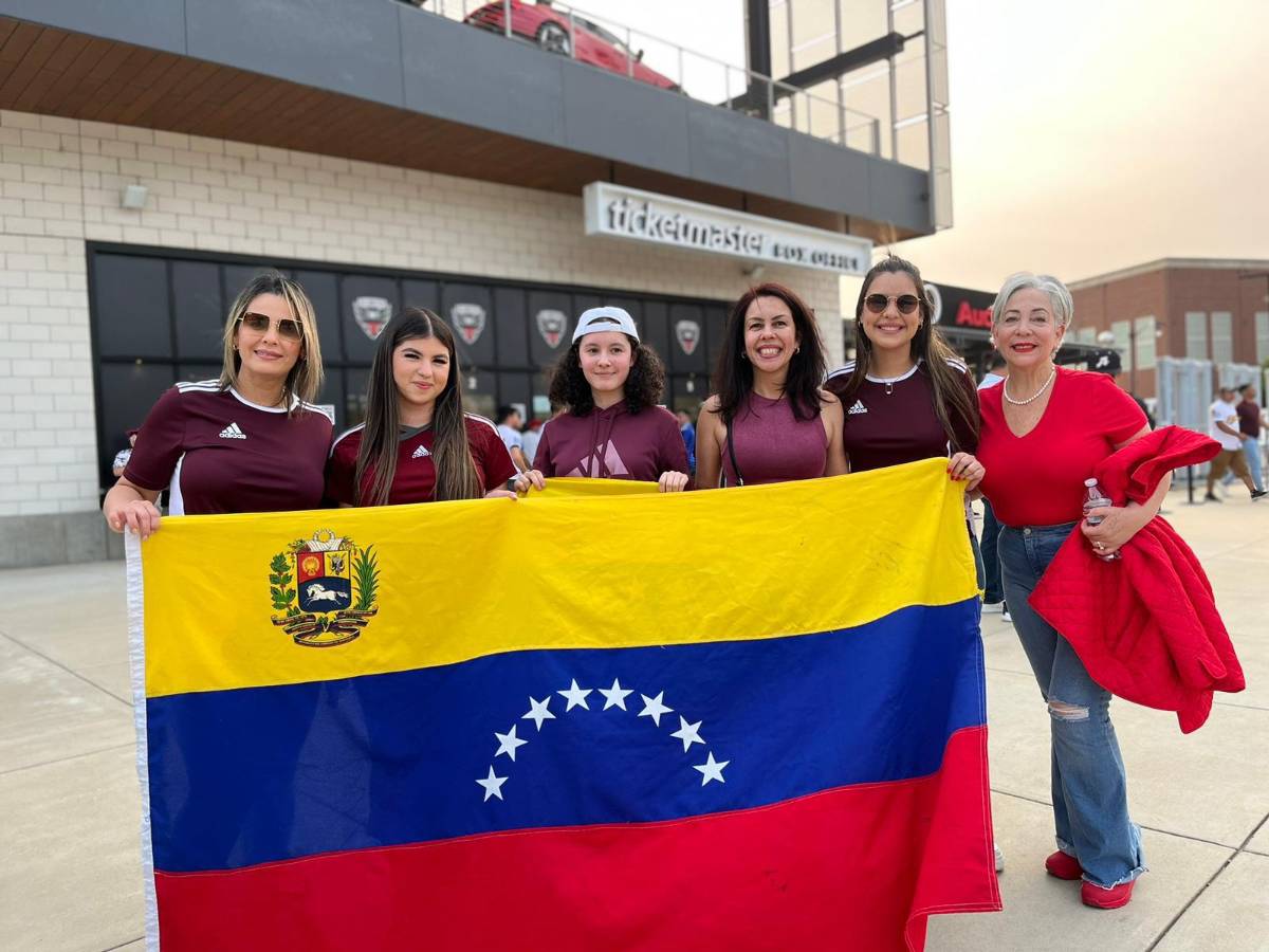 ¡Fiesta catracha! Bonito ambiente en el Audi Field en Washington para el Honduras vs Venezuela