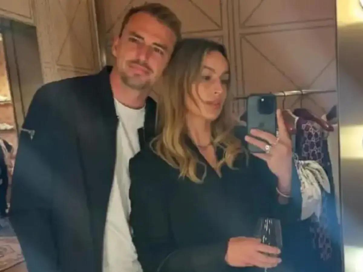 Canceló la boda por ir al Mundial 2026 y así reaccionó su pareja