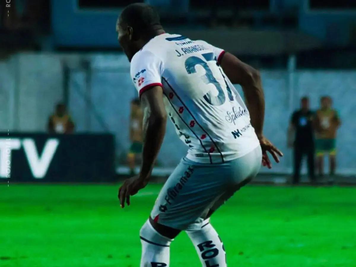 Esta decisión tomó con su novia: así es la nueva vida de Juan Anangonó tras la polémica con Alexy Vega en Marathón