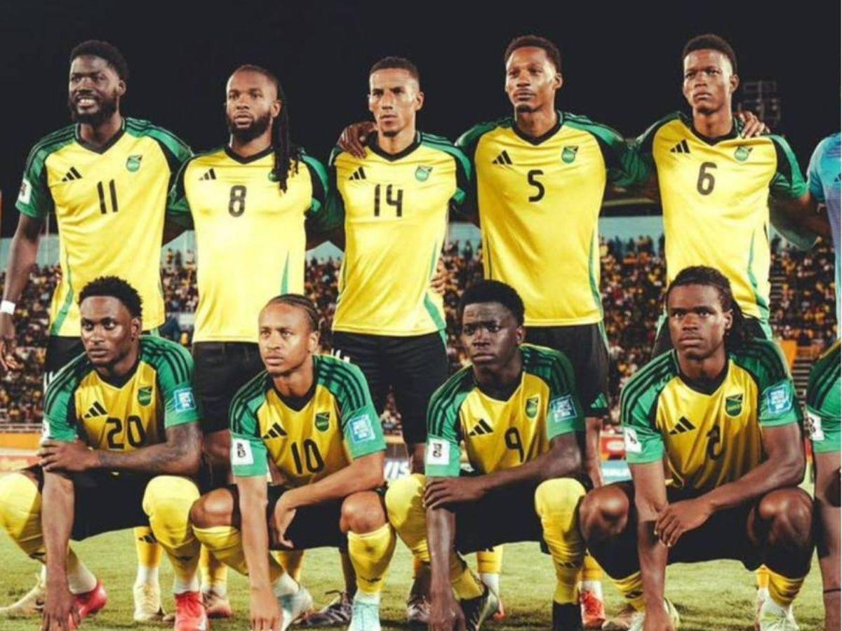 ¡Arde la Eliminatoria! Pancarta picante, jugador de Panamá es bajado por la Interpol; Palma y Arriaga son sorprendidos