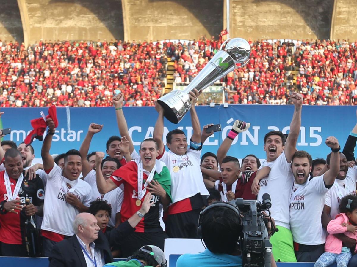 La exclusiva lista a nivel mundial de los 18 clubes que se coronaron campeones en su Centenario: ¿Se meterá Marathón?