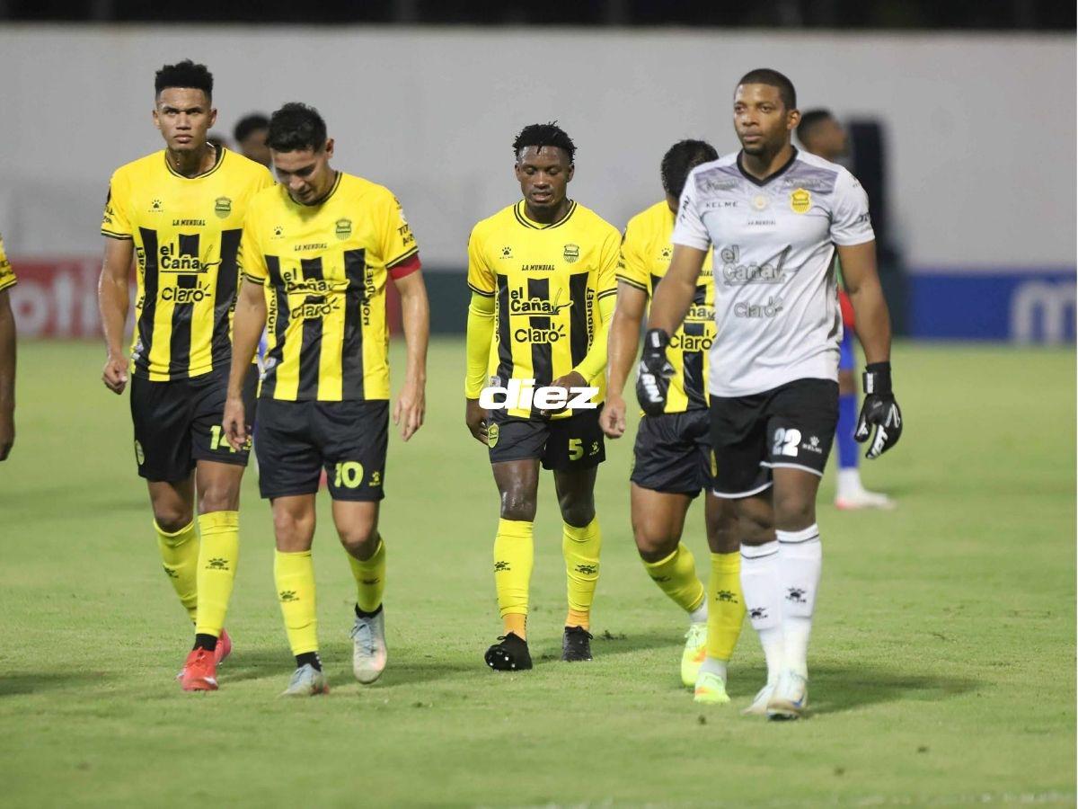 Amargura en Real España, el impresionante tifo, curioso beso que nadie vio y la locura de los hinchas del Xelajú