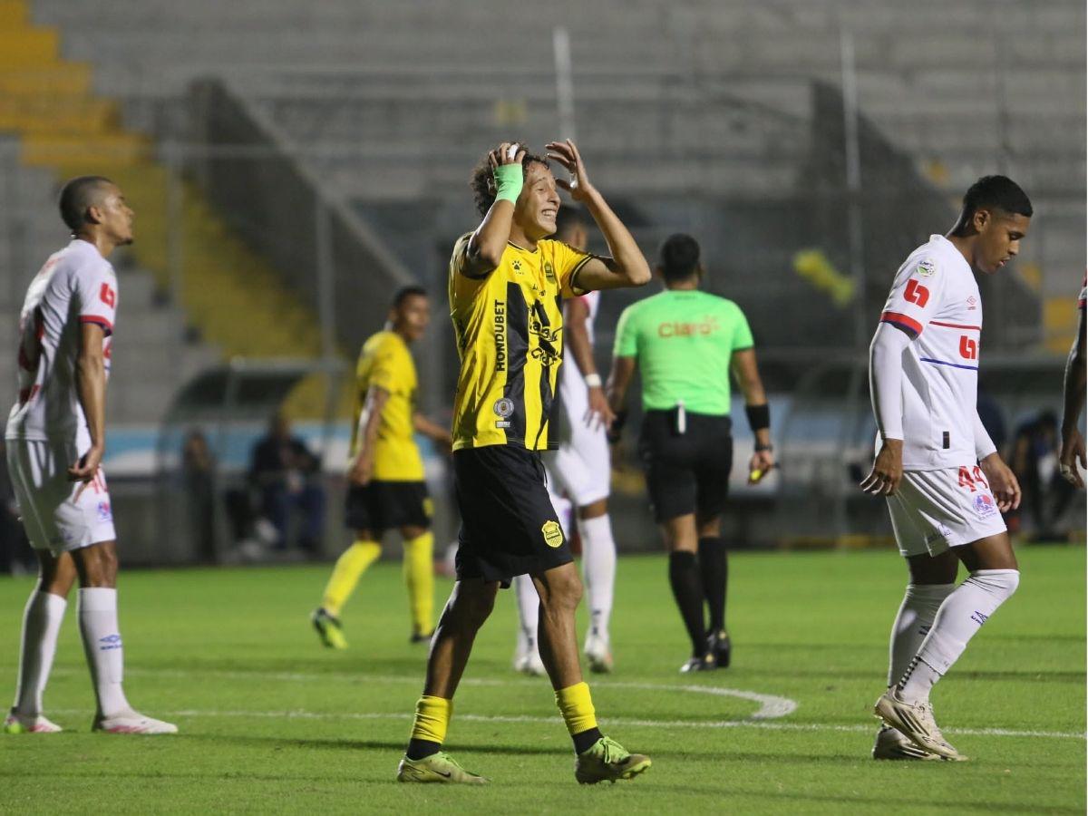 Amargura en Real España tras perder ante Olimpia, los dos lesionados que preocupan en la Máquina y el motivo de las vigas en sol centro