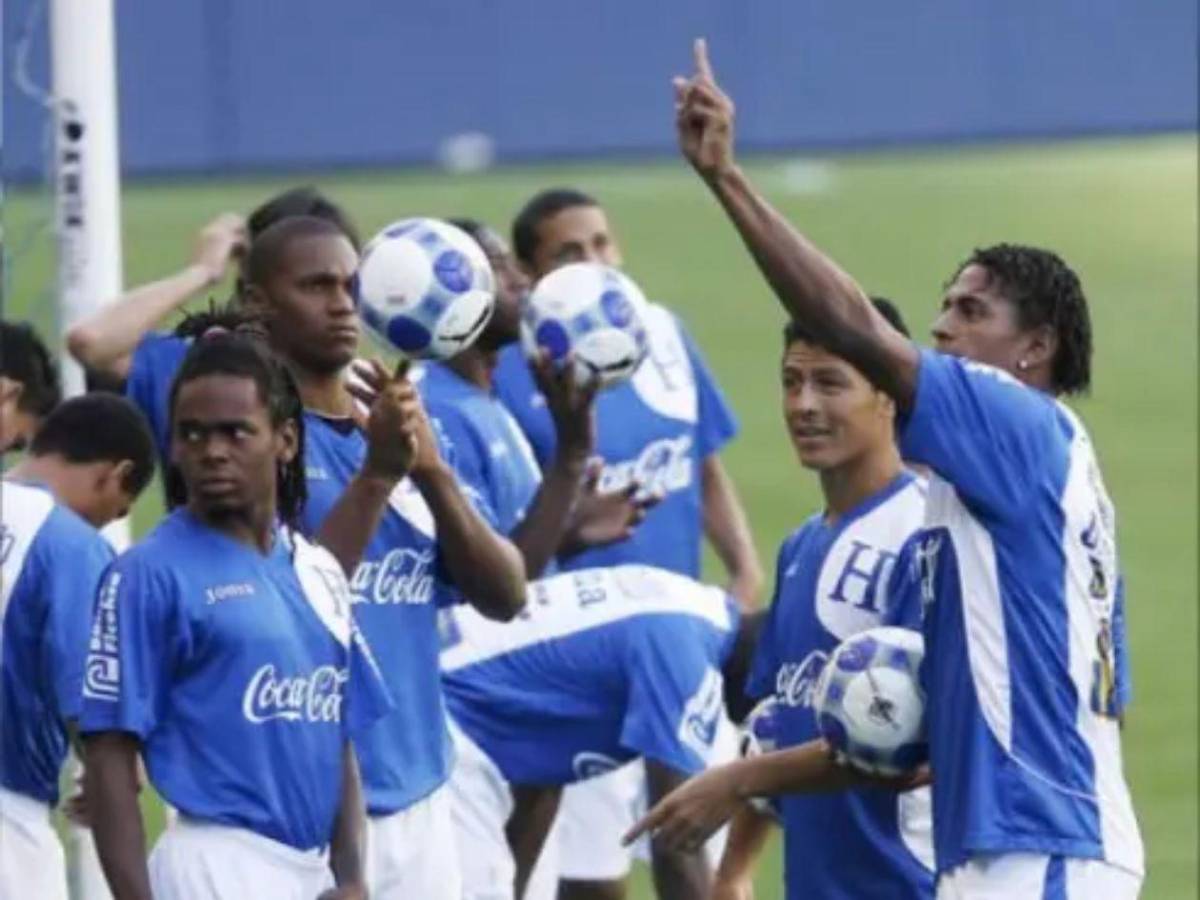 Salió en el Panini 2010 y jugó Champions: así es la nueva vida de Luis Ramos