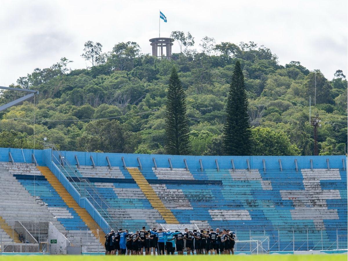 ¿Pelonearon a Dereck? Luis Palma sorprende con exótico look, ¡Honduras entrenó por última vez en suelo catracho!