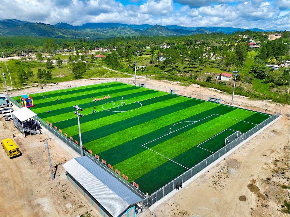 ¡Para 32 mil habitantes! Condepor da el visto bueno para inaugurar moderna cancha en Dulce Nombre de Culmí, Olancho