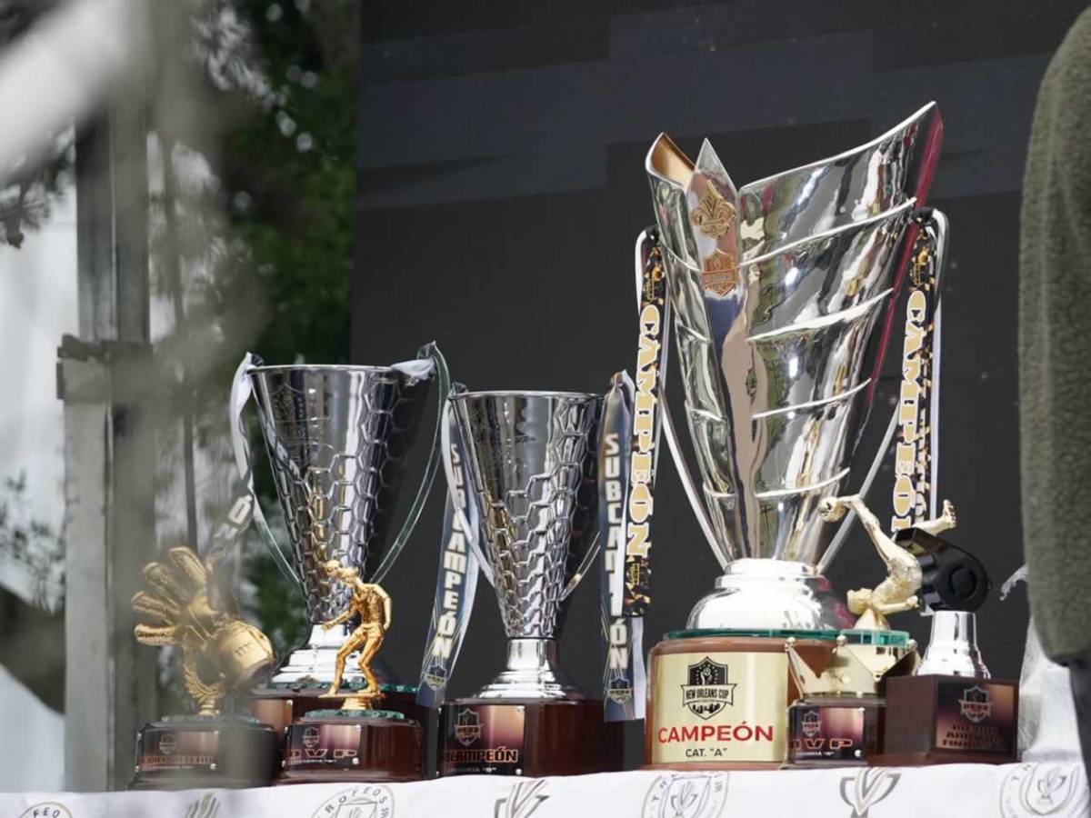 Milagro Flores roba suspiros en Estados Unidos: la presentadora y los exjugadores que asistieron a la New Orleans Cup