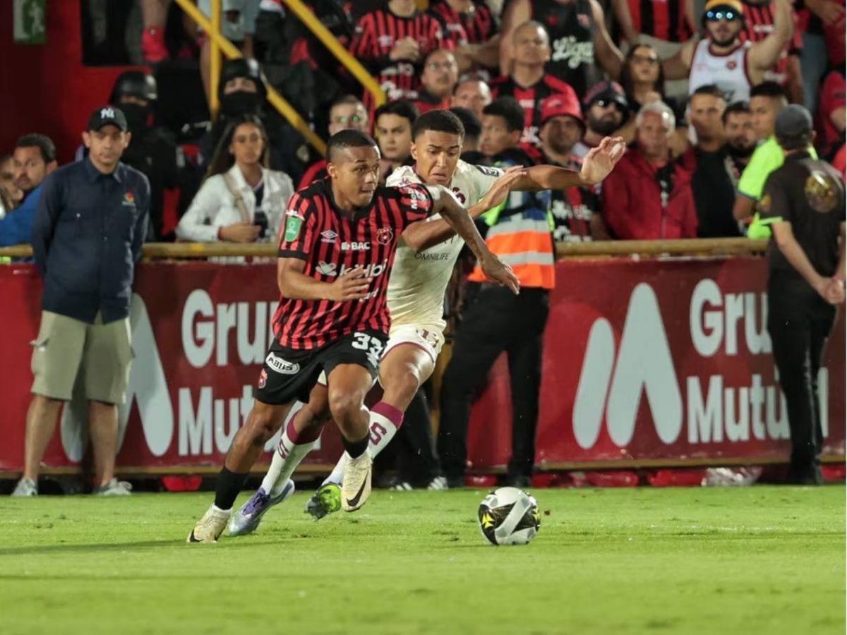¡Escándalo en el Alajuelense! Periodista revela supuesto acoso de futbolista a nutricionista