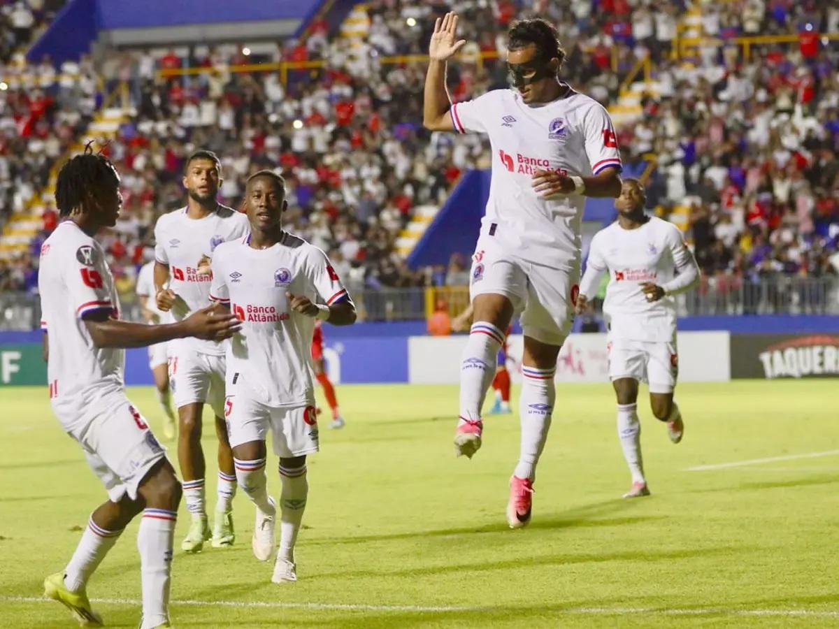 Gesto de Edwin con Chirinos, la pelea del Firpo con ellos y el abrazo de Espinel