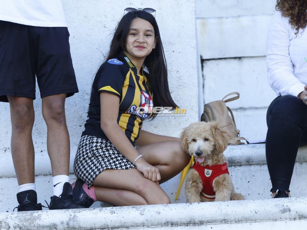 No se vio en TV: Tristeza en Marathón, Real España hizo una fiesta y las bellas chicas que se robó las miradas en el clásico