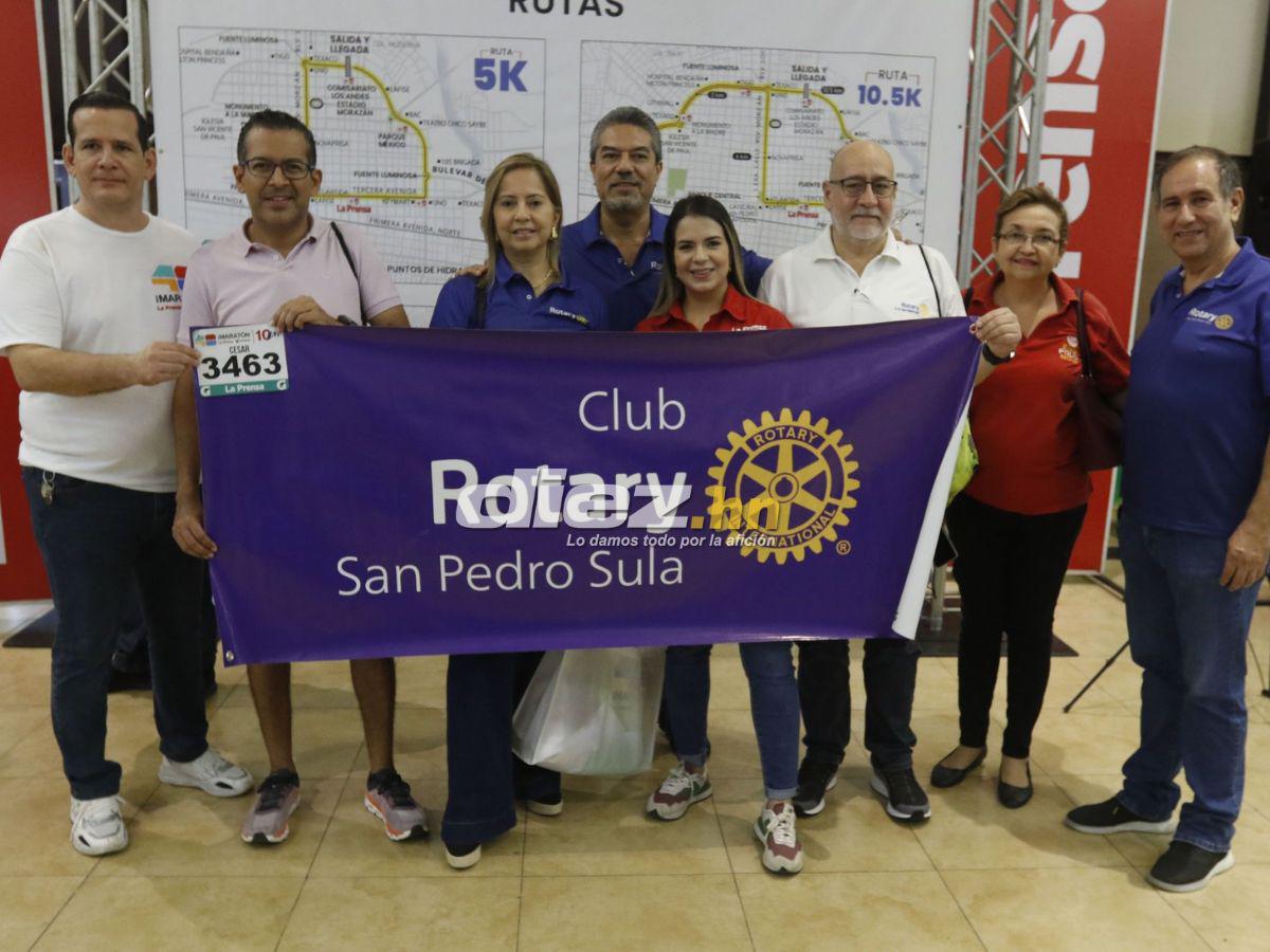 Furor por los kits de la Maratón La Prensa en último día de entrega en Expocentro, ¡llegaron los campeones y bellezas!