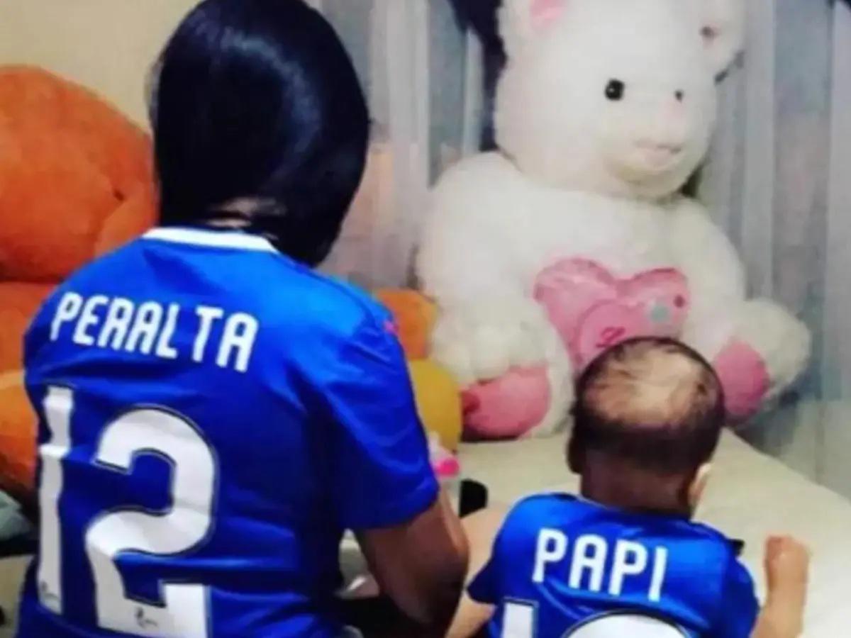 Esposa de Arnold Peralta conmueve a toda Honduras con su último mensaje a diez años del crimen: Nos aferramos