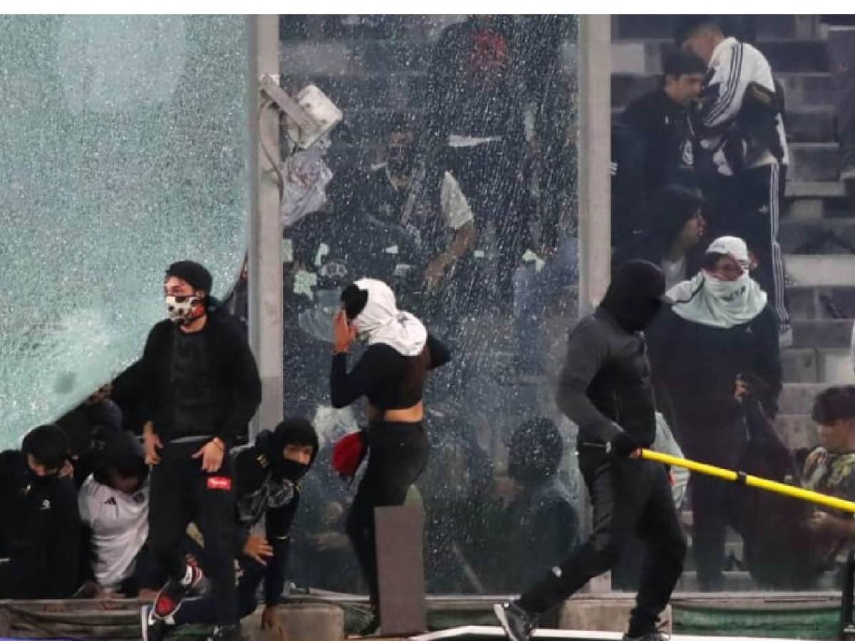 La decisión de Conmebol con Colo Colo, el mensaje de FIFA y la reacción de Vidal ¿Cuántos muertos hay tras la tragedia?