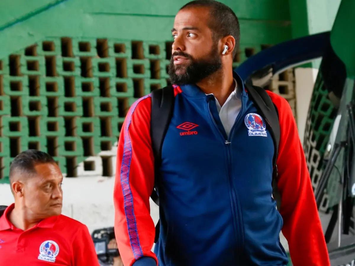 Edrick Menjívar revela la razón por la que no fichó por Peñarol y el altercado que tuvo con Carlos Prono: Ya no tenemos relación