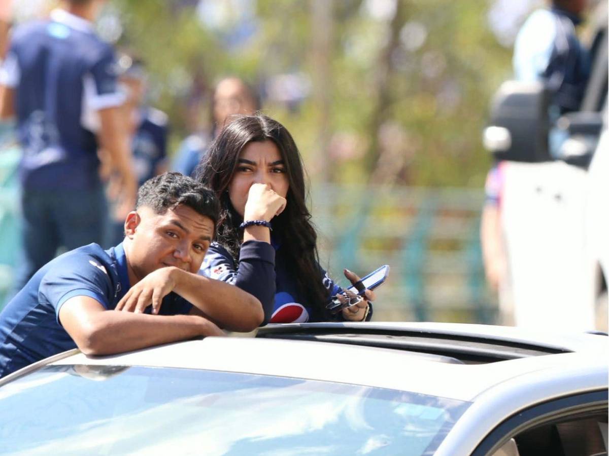 Infierno azul en el Nacional, famosos captados y la fiesta del Motagua en la final