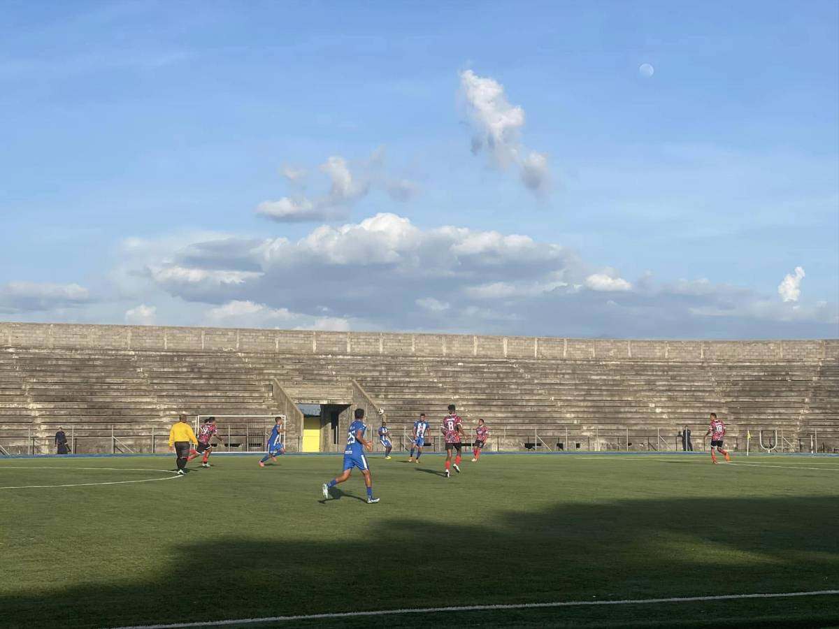 Fue un auténtico potrero, es el tercer estadio con mayor capacidad en Honduras y tendrá su anhelado debut en la primera división