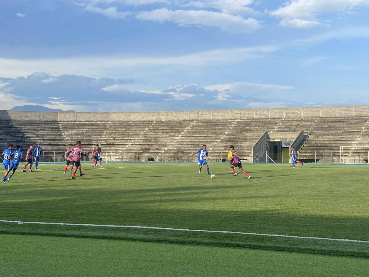 Fue un auténtico potrero, es el tercer estadio con mayor capacidad en Honduras y tendrá su anhelado debut en la primera división
