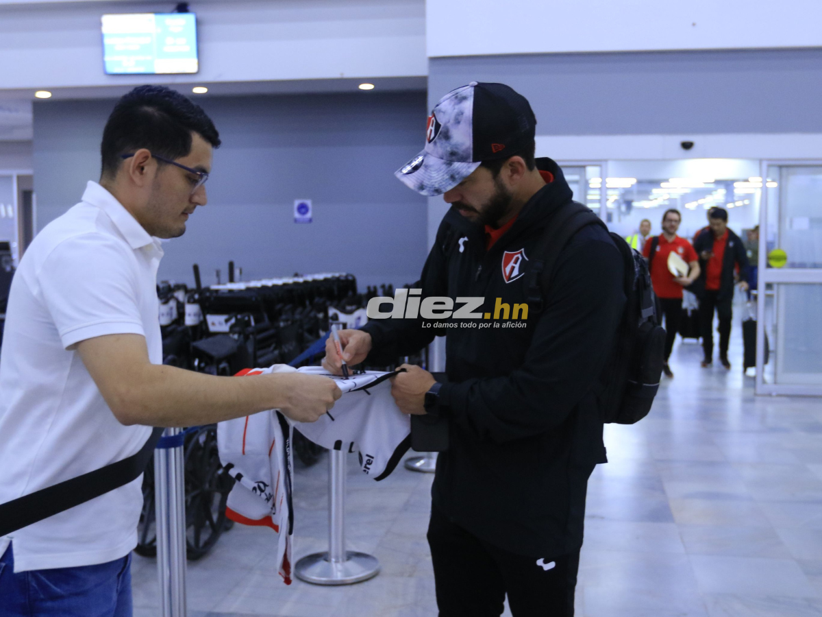 Atlas viene armado hasta los dientes, delegación de 50 y un sinfín de maletas, ¿quién es la linda periodista que encabeza?