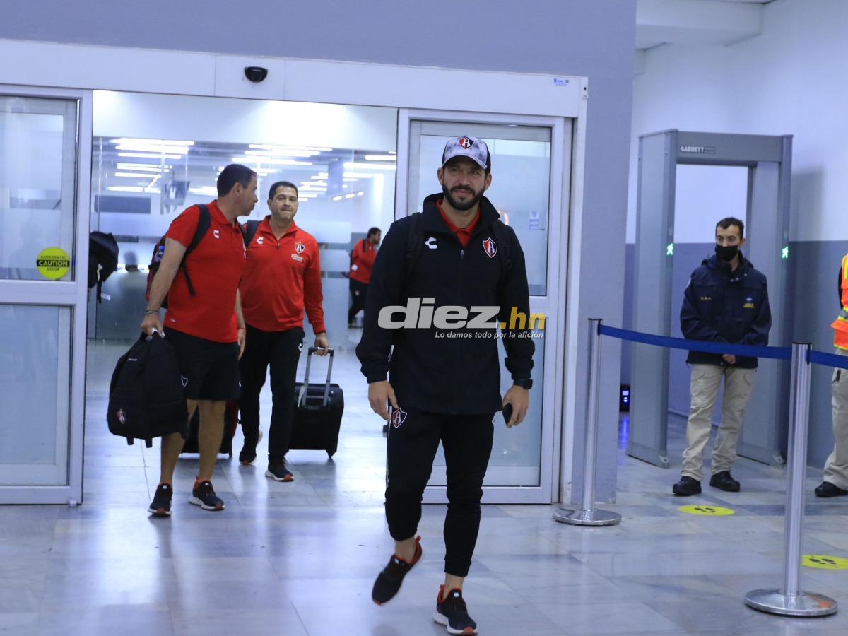 Atlas viene armado hasta los dientes, delegación de 50 y un sinfín de maletas, ¿quién es la linda periodista que encabeza?