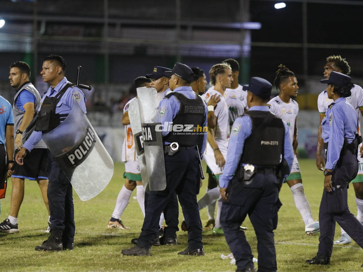 Zafarrancho en el Estadio Excélsior: Las fotos de la bronca en el Platense-Independiente en la semifinal de ida en Liga de Ascenso