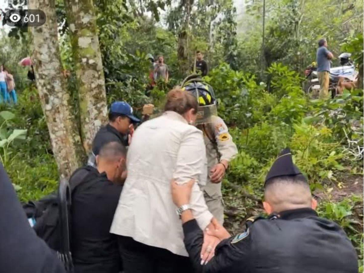 Helicóptero donde viajaba la presidenta Xiomara Castro aterriza de emergencia en una zona boscosa de Honduras