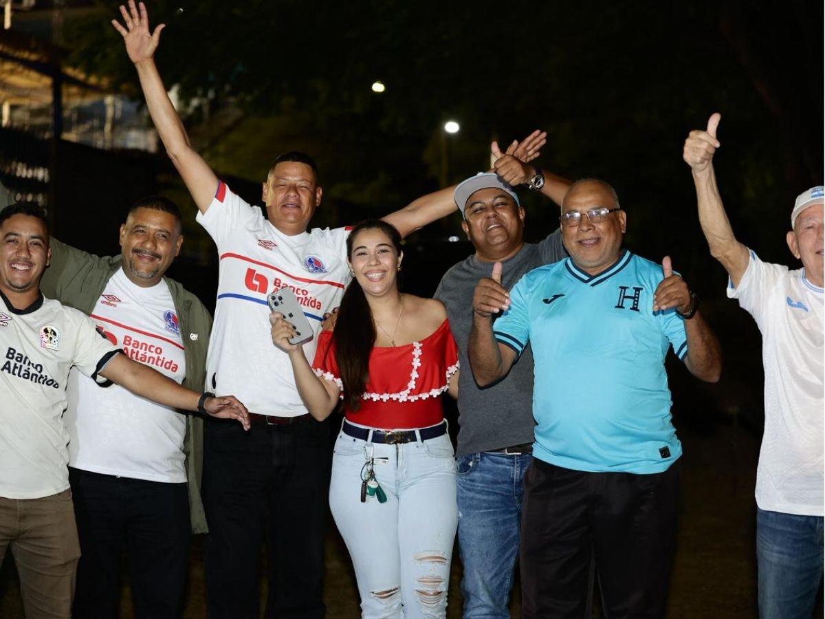 ¡Arde la Eliminatoria! Pancarta picante, jugador de Panamá es bajado por la Interpol; Palma y Arriaga son sorprendidos