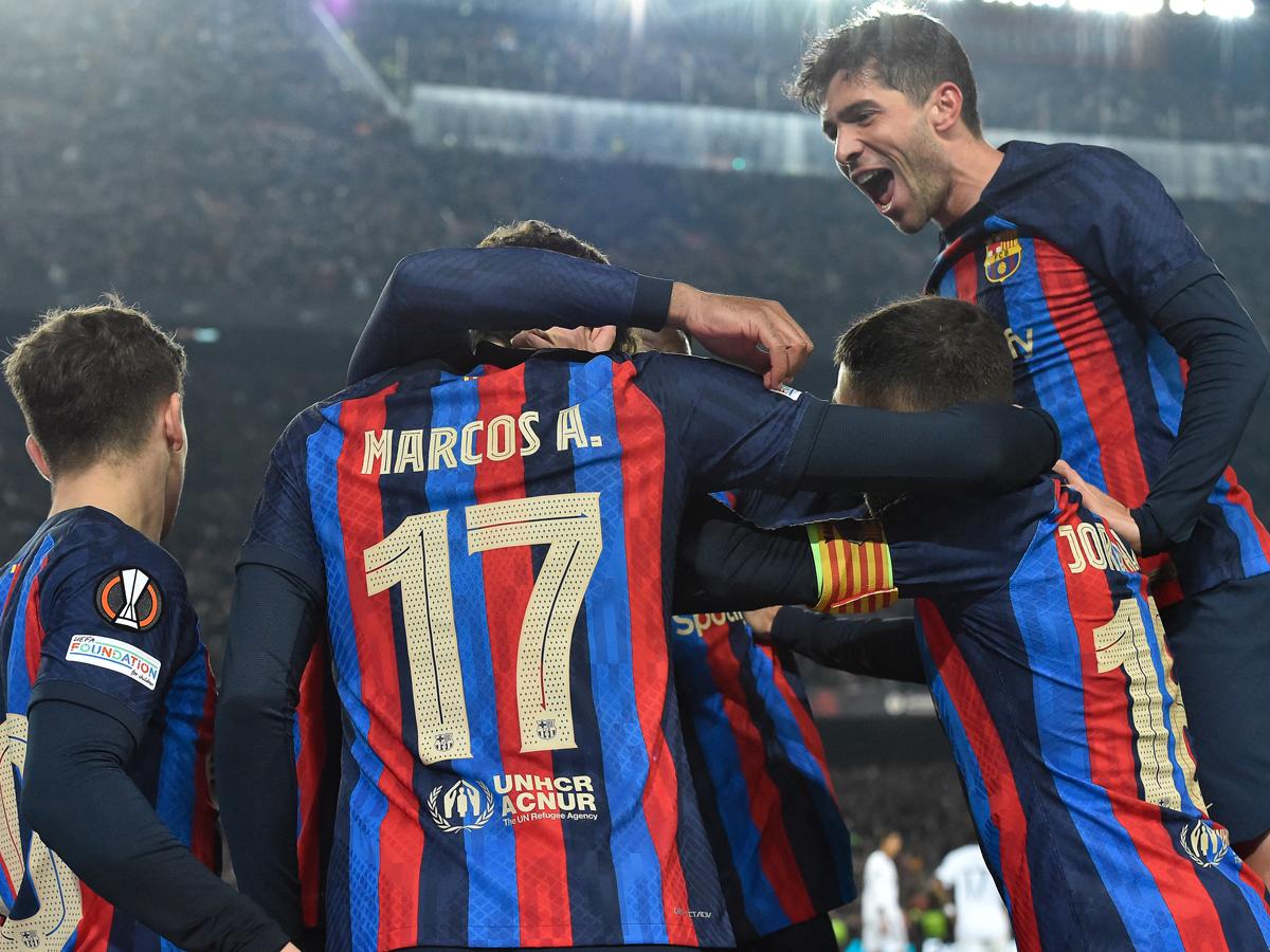 ¡Barcelona y Manchester United se gastan un partidazo y empatan en la ida de los playoff de la Europa League!