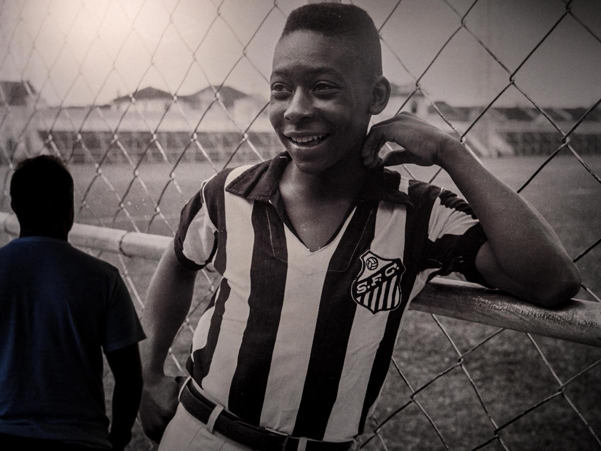 Santos, equipo con el que Pelé conquistó el mundo, tiene diez años de profunda crisis financiera y sin copas importantes