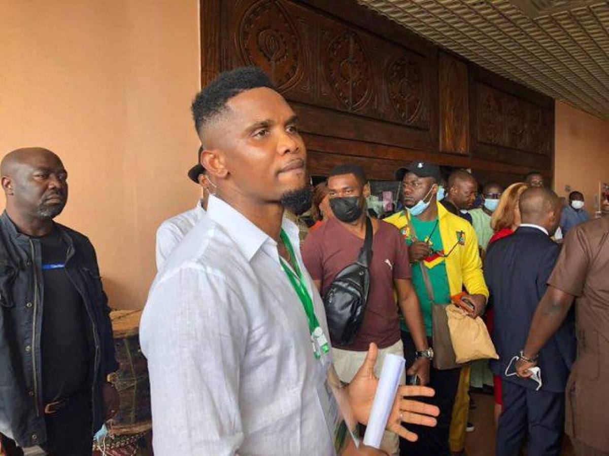 Locura total en Camerún por el nombramiento de Samuel Eto’o como presidente de la Federación de Fútbol.